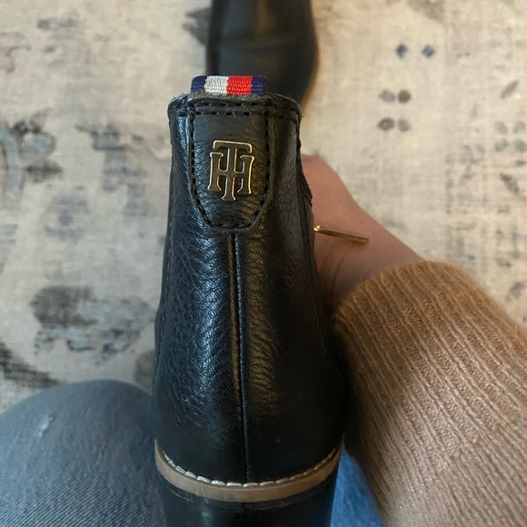 Tommy Hilfiger leather chelsea boots - Picture 3 of 4